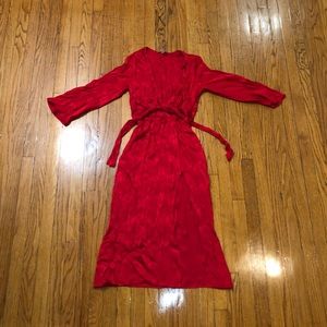 Red TOPSHOP dress with split. Size US 4. Barely used. Lovely fabric details
